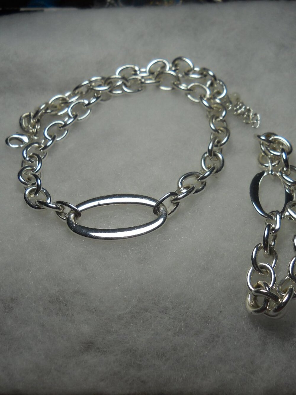 Avon - Chunky Necklace & Bracelet Set   830